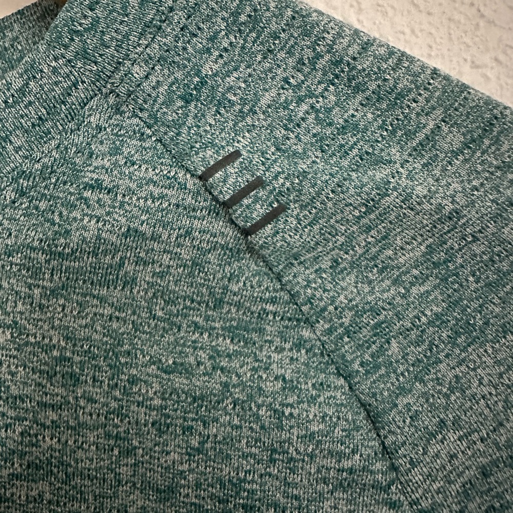 NWOT lululemon womens curved dri fit cre t-shirt small - Picture 4 of 6